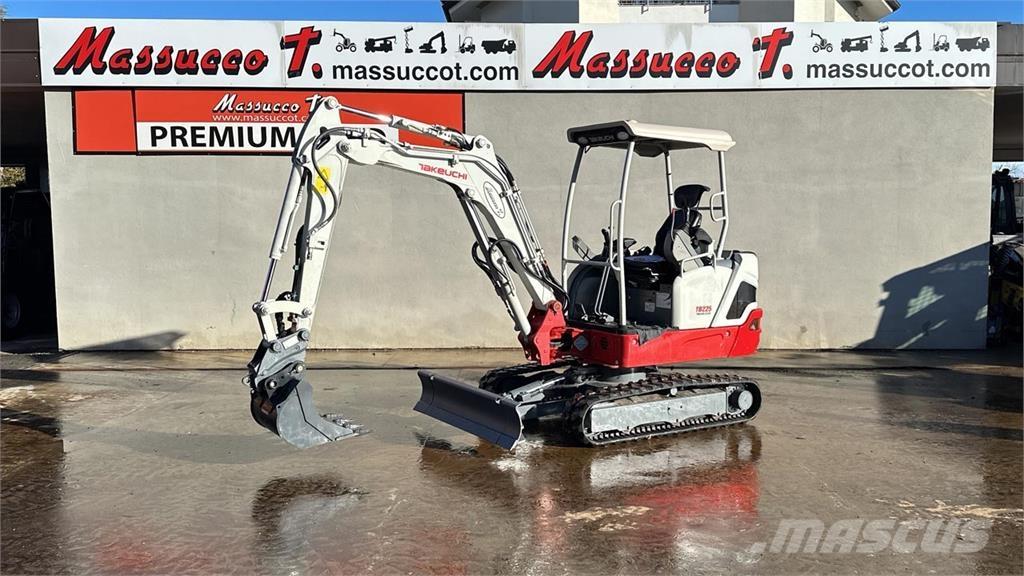 Takeuchi TB225 Mini rýpadla < 7t