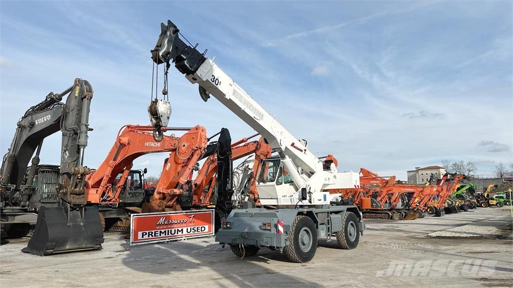 Terex A300 4x4 Univerzální terénní jeřáby