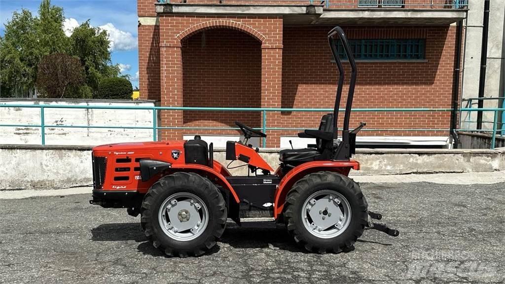  Tigretrac 3800 4x4 Sněžné pluhy, přední sněhové radlice