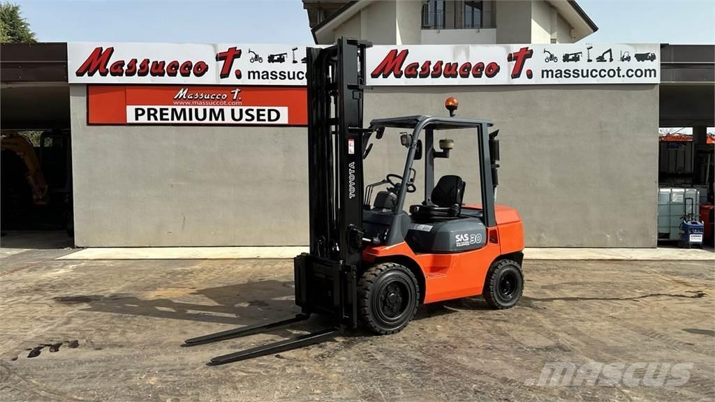 Toyota 02-7FD30 Dieselové vozíky