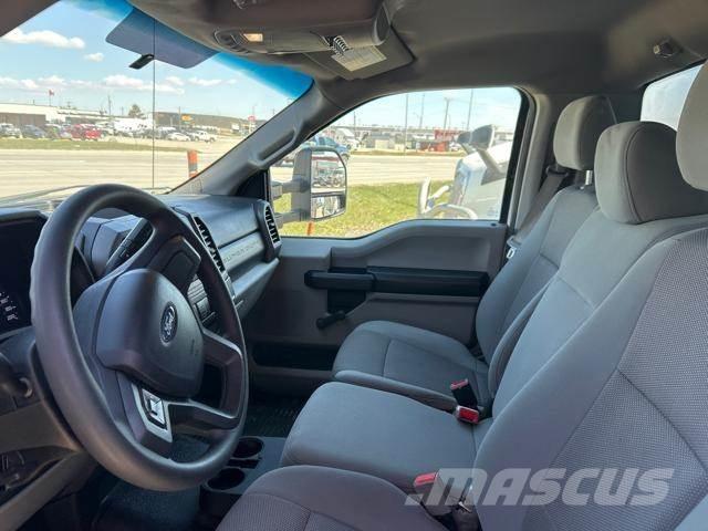 Ford F450 XL 4x2 Skříňová nástavba