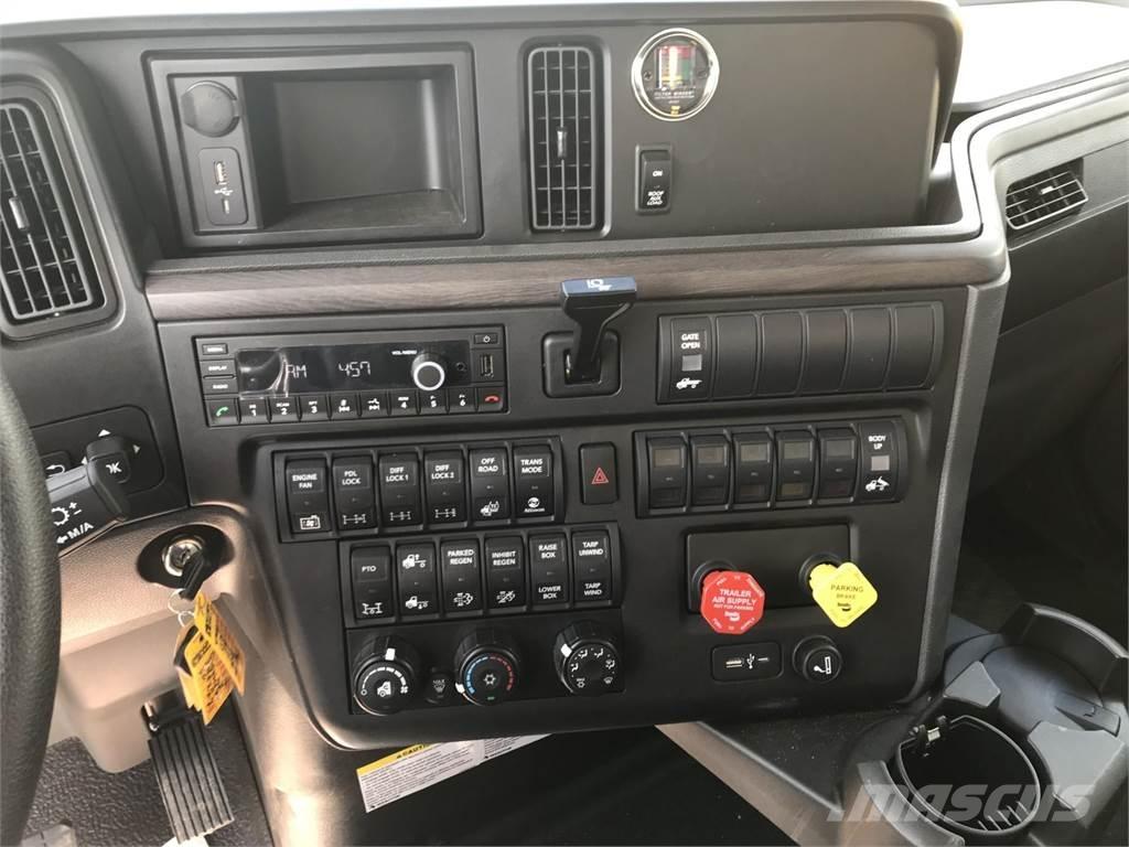 International MV Sklápěč na obilí