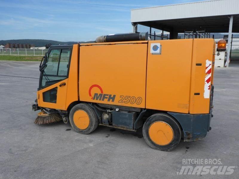 Aebi MFH 2500 Zametací vozy