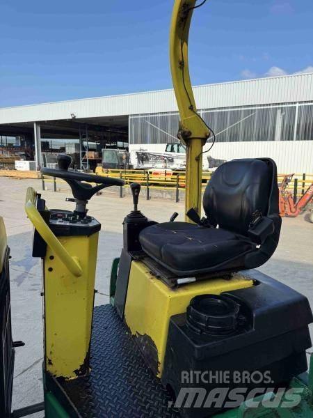 Ammann AV 26 Půdní kompaktory