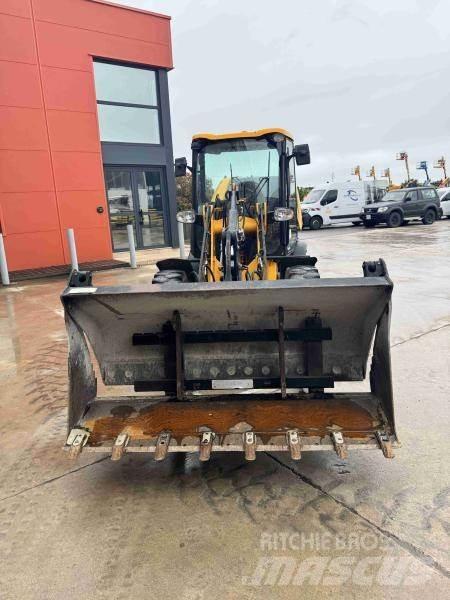 JCB 406 Kolové nakladače