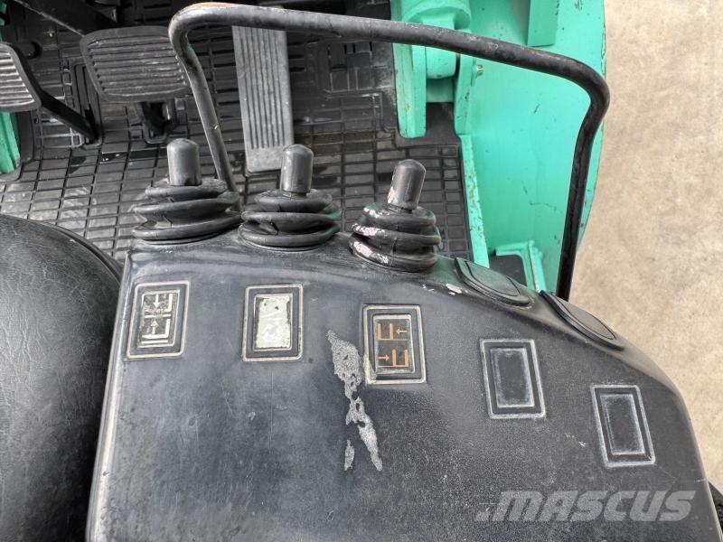 Mitsubishi FG30 Další
