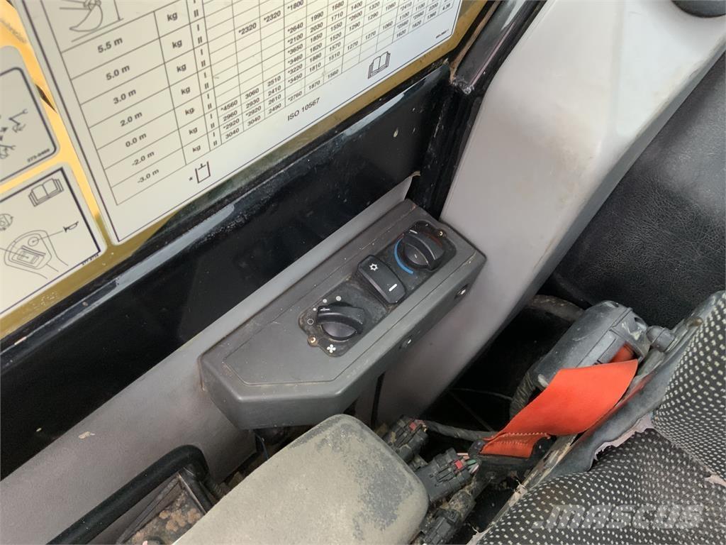 CAT 308E2 Digger Další