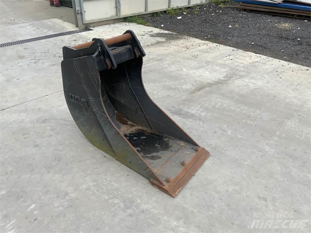 JCB 2ft bucket Další