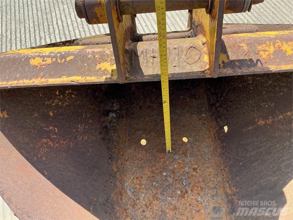 JCB V Bucket Další