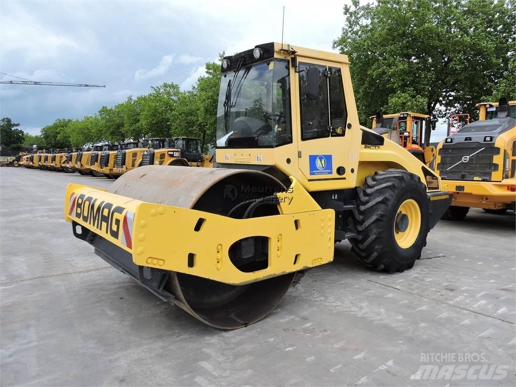 Bomag BW211D-4 GERMAN Další válce