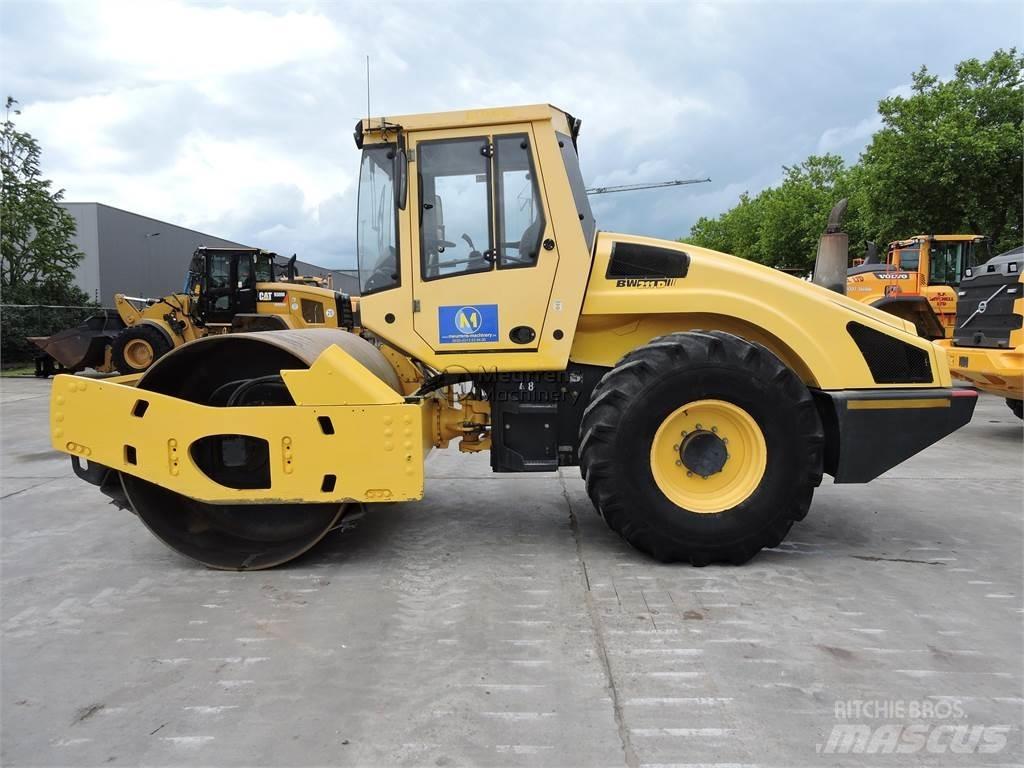 Bomag BW211D-4 GERMAN Další válce