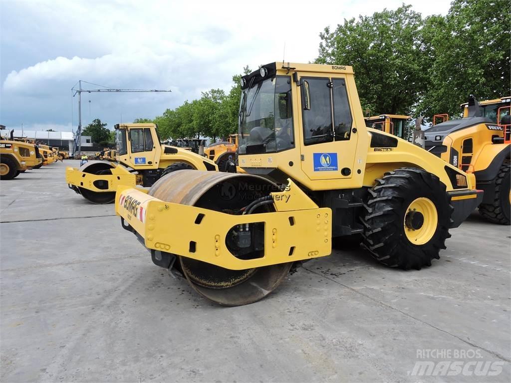 Bomag BW211D-4 GERMAN Další válce