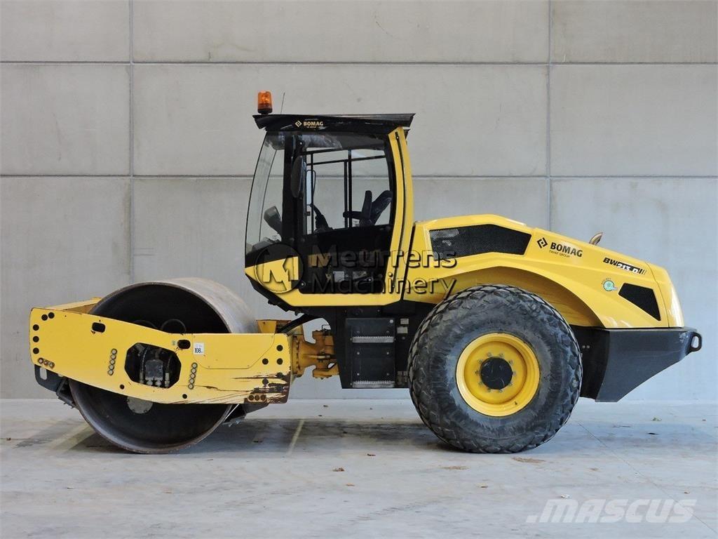 Bomag BW213 Další válce