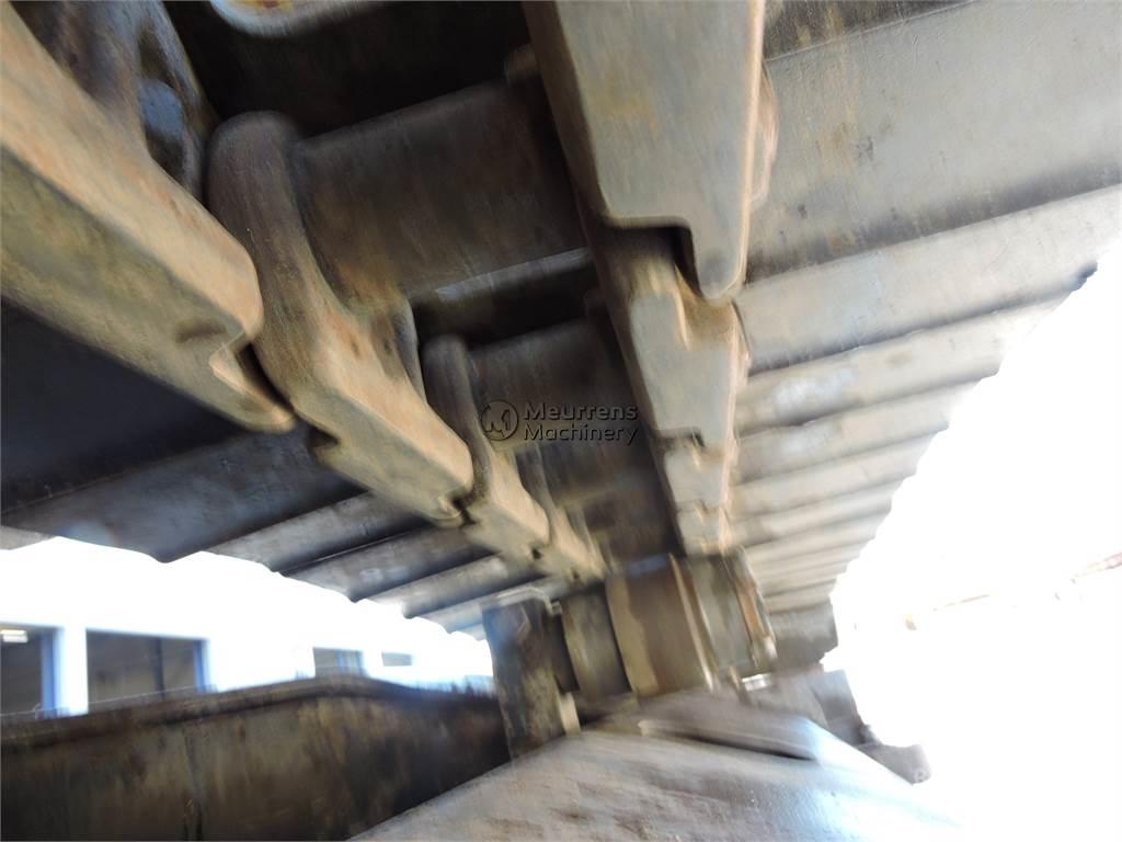 CAT 323D Pásová rýpadla