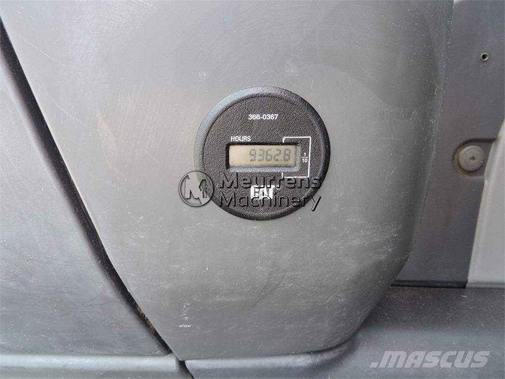 CAT 328 D Pásová rýpadla