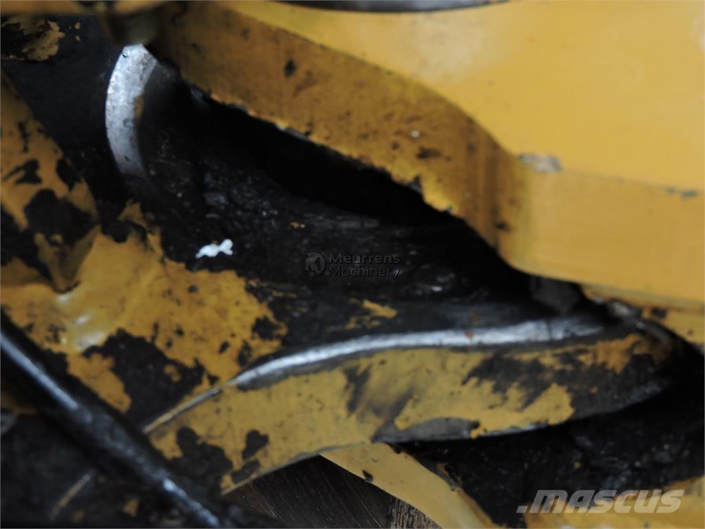 CAT 907H Kolové nakladače