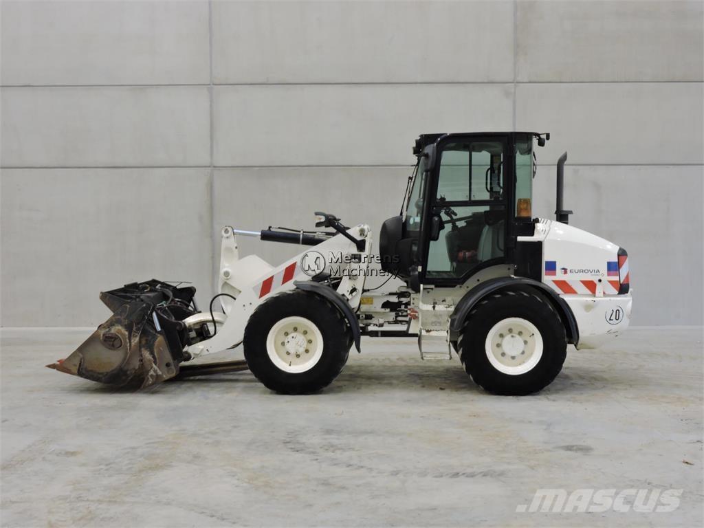 CAT 908M + FORK Kolové nakladače