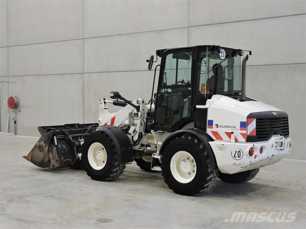 CAT 908M + FORK Kolové nakladače