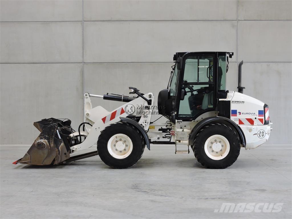 CAT 908M + FORK Kolové nakladače