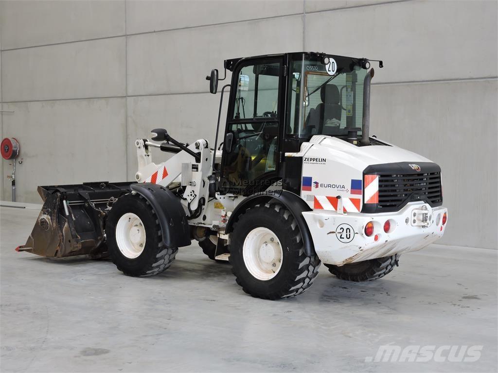 CAT 908M + FORK Kolové nakladače