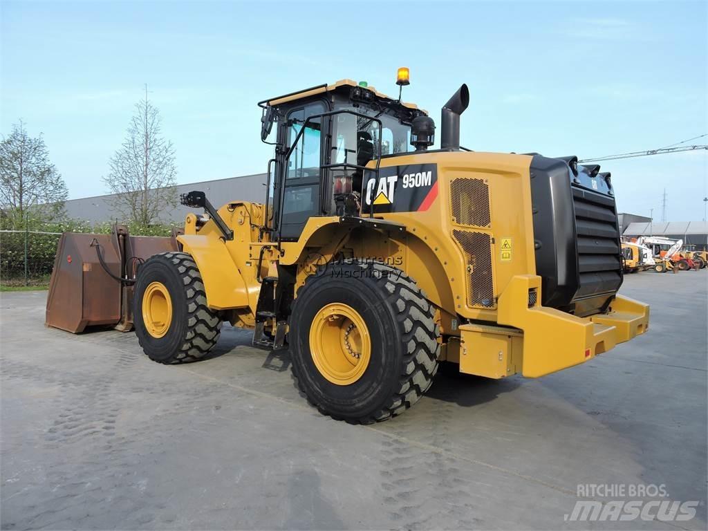 CAT 950M Kolové nakladače