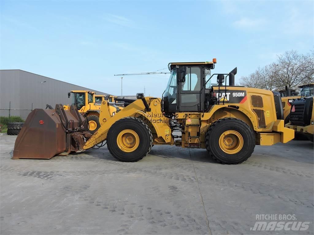 CAT 950M Kolové nakladače