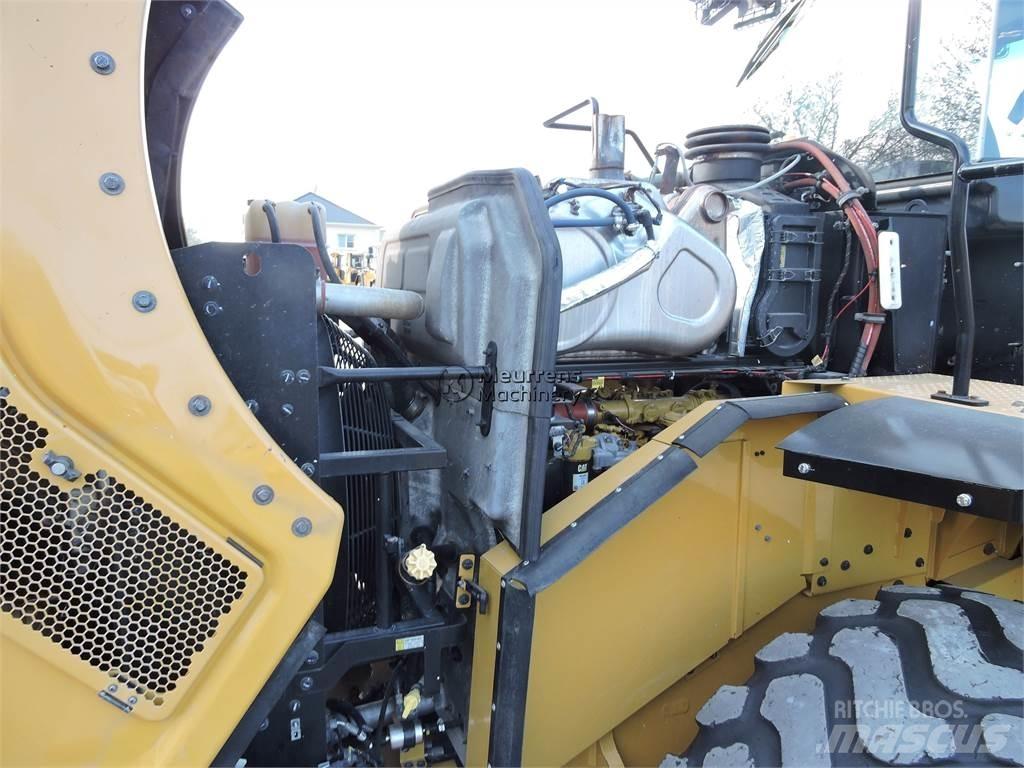 CAT 950M Kolové nakladače