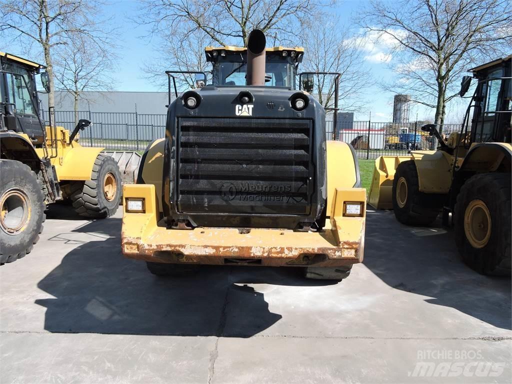 CAT 972M Kolové nakladače