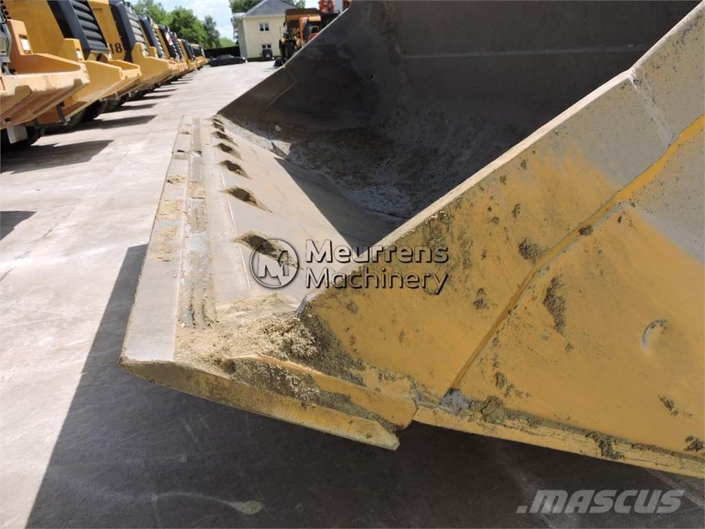 CAT 972M GERMAN Kolové nakladače