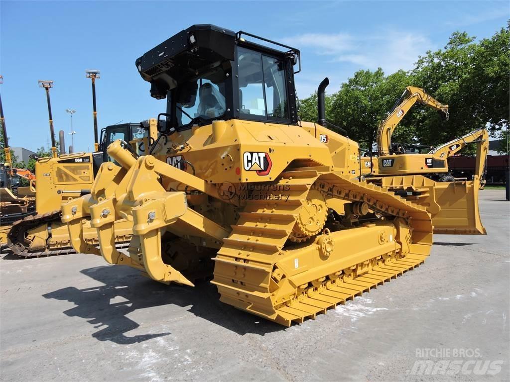 CAT D5 Pásové dozery