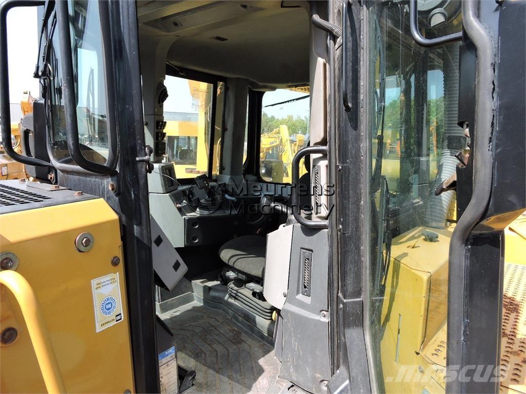 CAT D8T GERMAN Pásové dozery