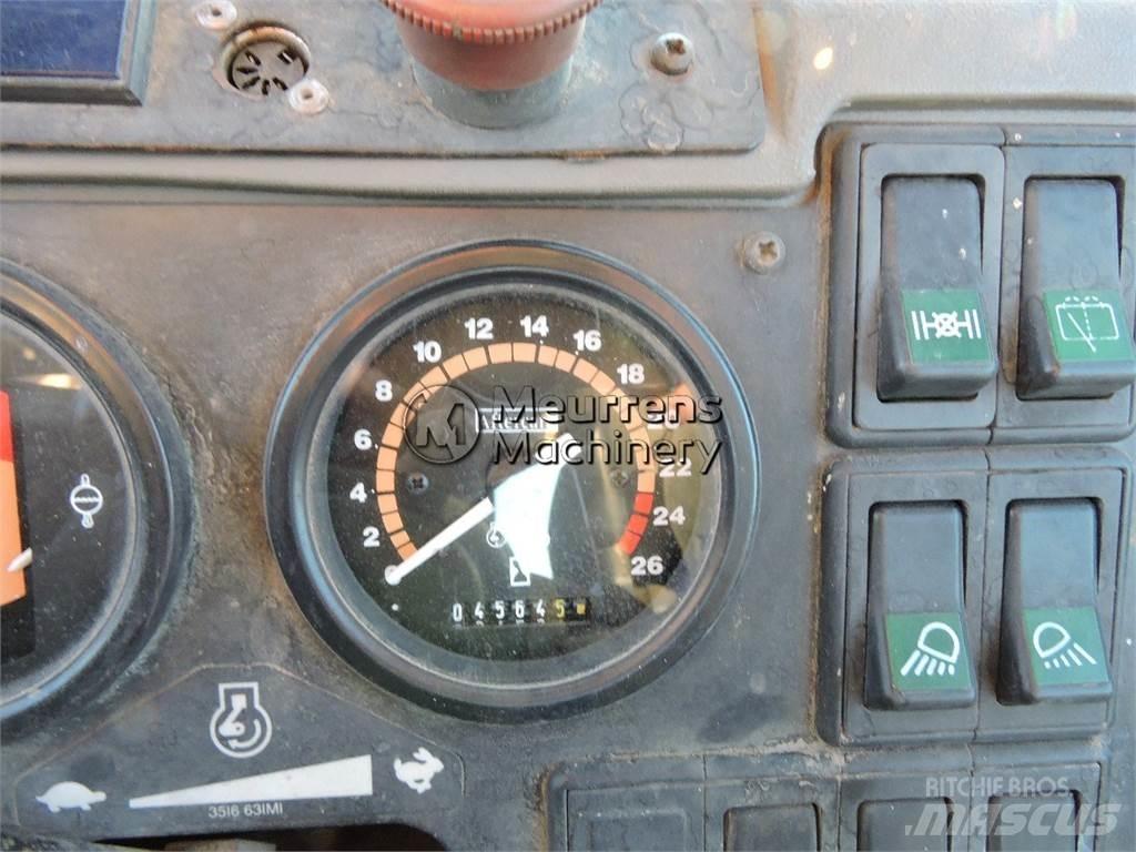 Fermec 965 Rýpadlo-nakladače
