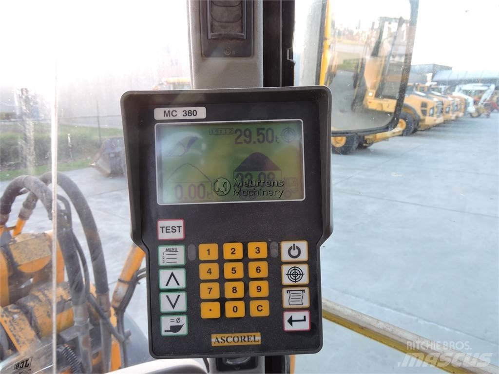 JCB 436B Kolové nakladače