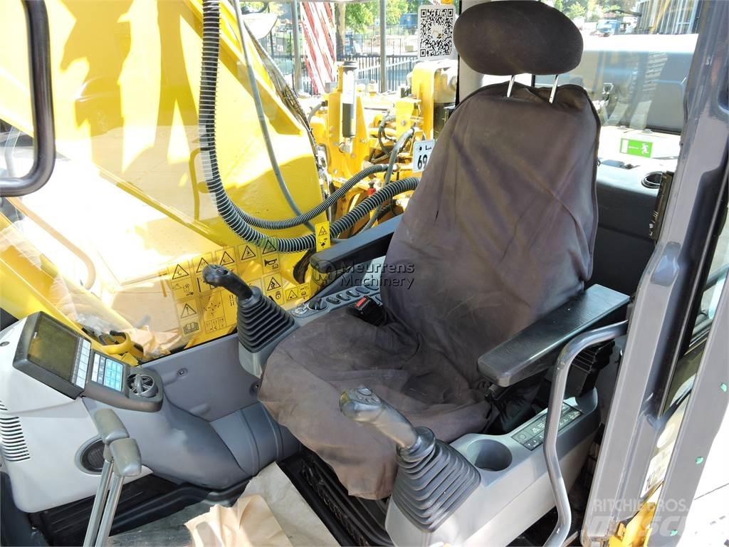 Komatsu PC210LC-10 Pásová rýpadla