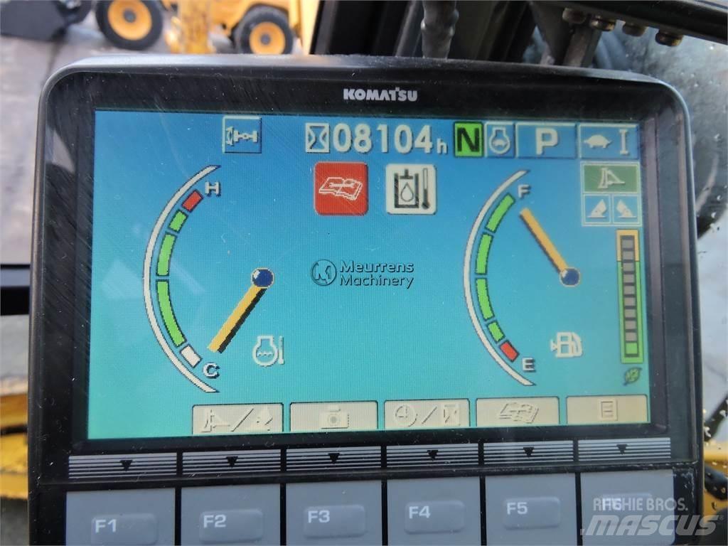 Komatsu PW98 Kolová rýpadla
