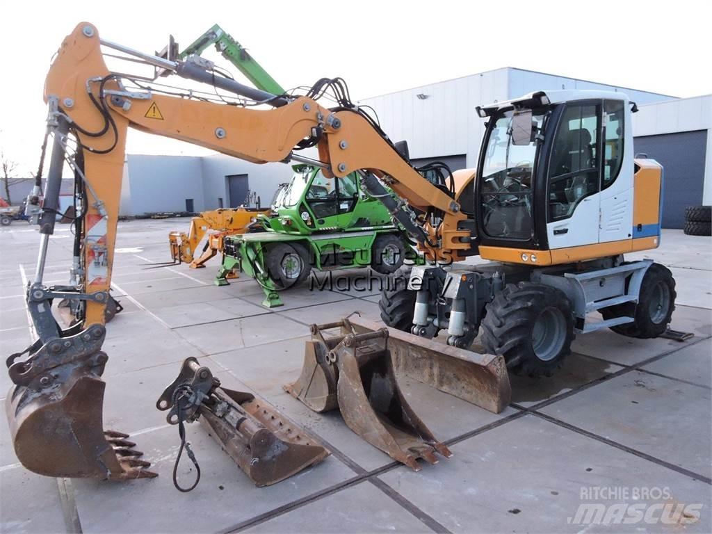 Liebherr A910 Kolová rýpadla