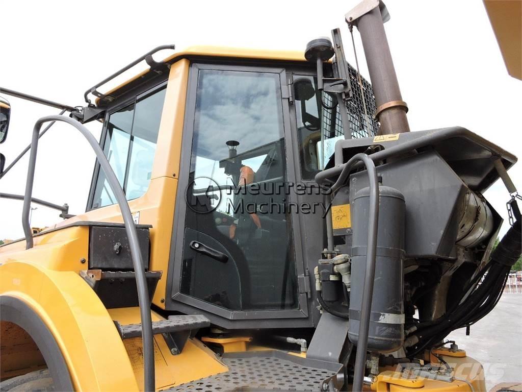 Volvo A25F Kloubové dempry