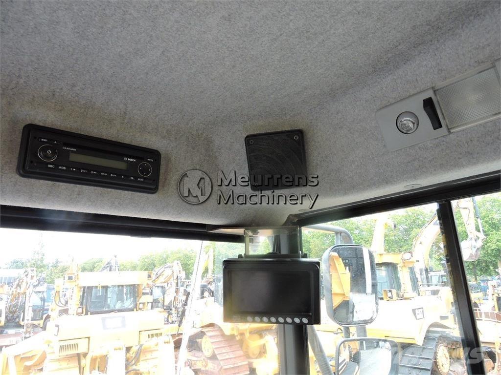 Volvo A25F Kloubové dempry