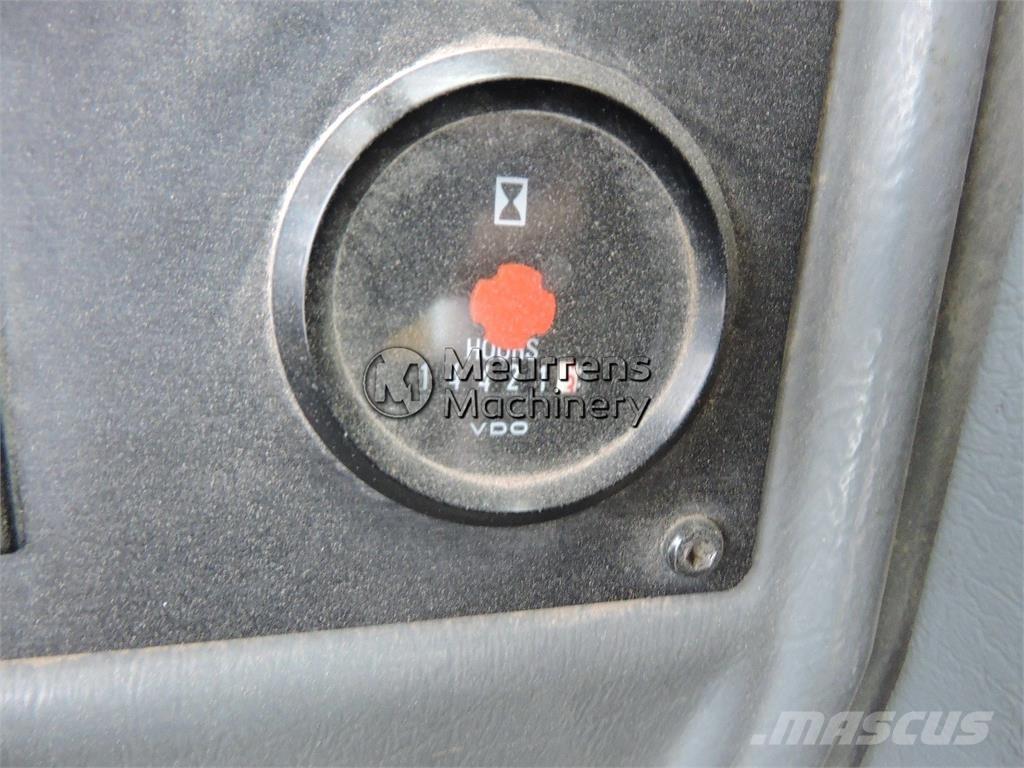 Volvo L180E Kolové nakladače