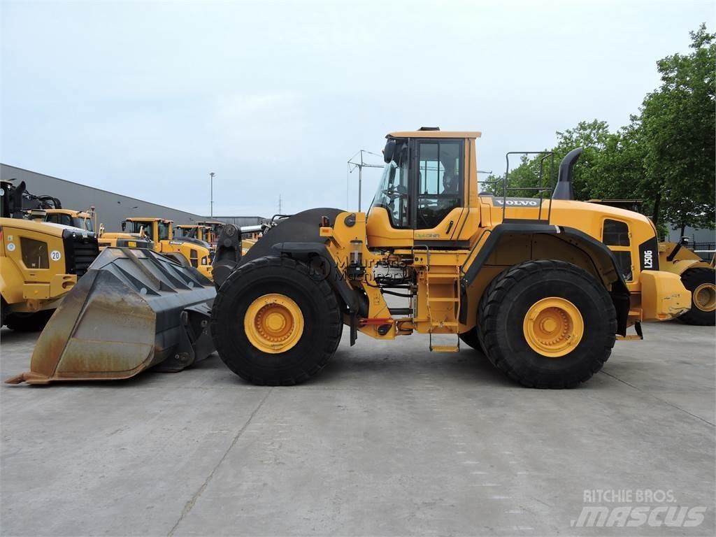 Volvo L250G Kolové nakladače