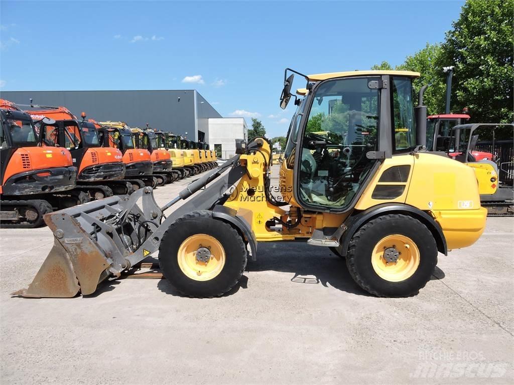 Volvo L25F + FORK Kolové nakladače