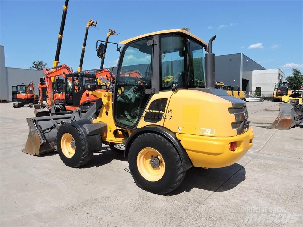 Volvo L25F + FORK Kolové nakladače