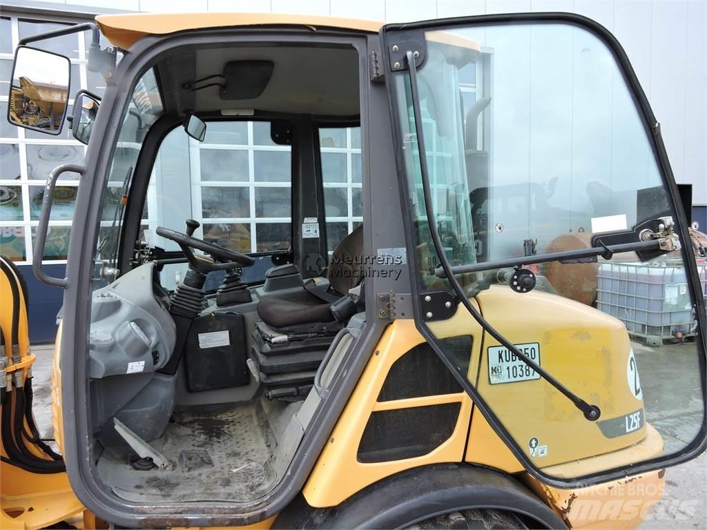 Volvo L25F + FORK Kolové nakladače
