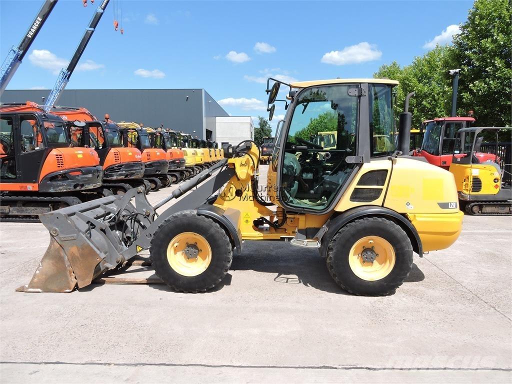 Volvo L25F + FORK Kolové nakladače
