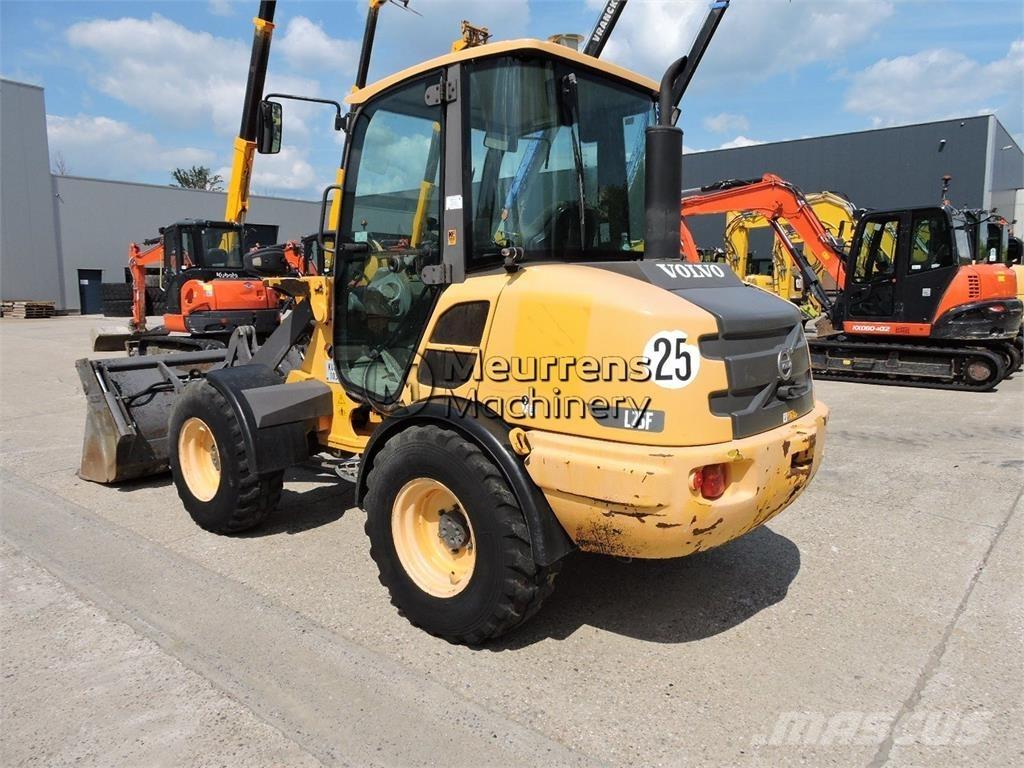 Volvo L25F + FORK Kolové nakladače