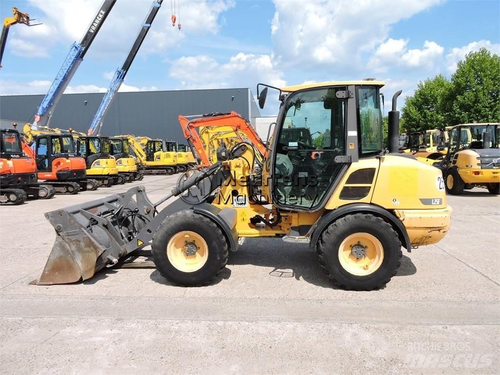 Volvo L25F + Fork Kolové nakladače
