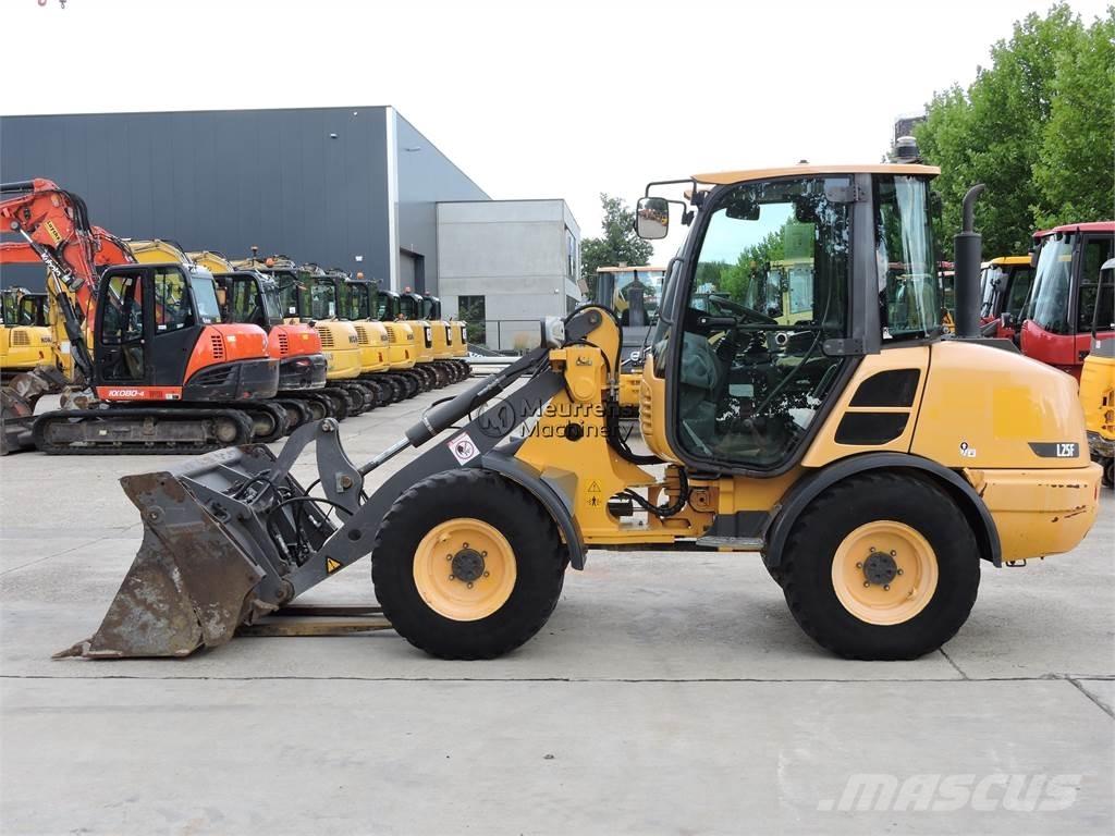 Volvo L25F + FORK Kolové nakladače