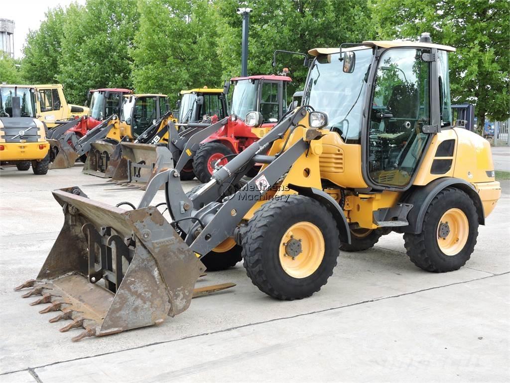 Volvo L25F + FORK Kolové nakladače