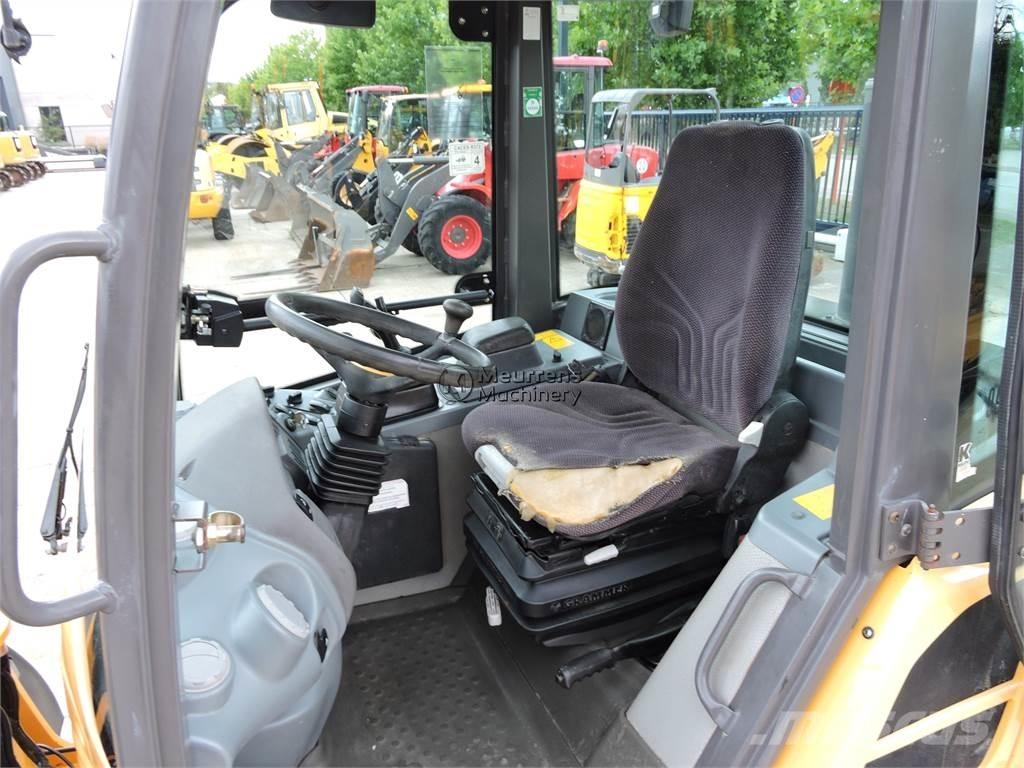 Volvo L25F + FORK Kolové nakladače