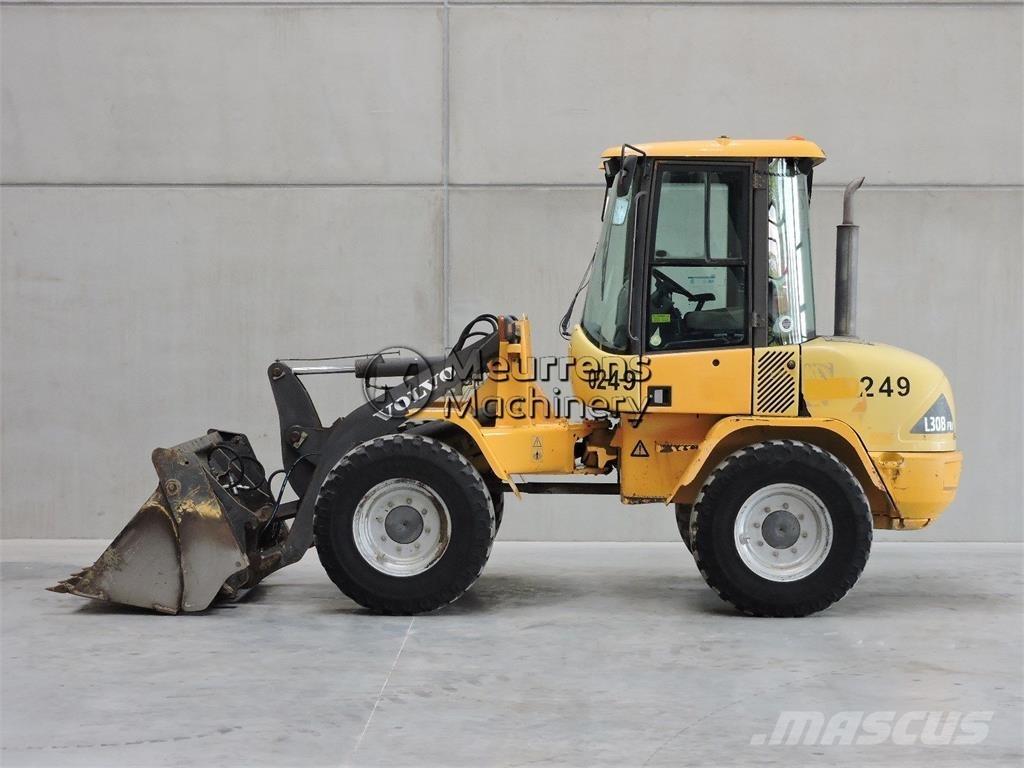 Volvo L30B Kolové nakladače